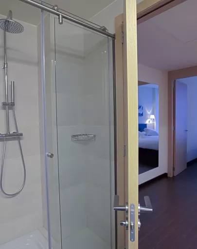 Baño familiar suite