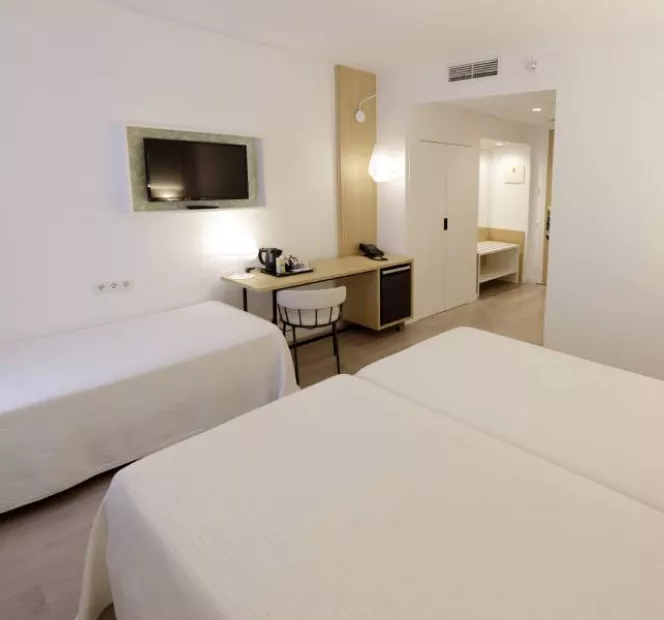 Sercotel Carlos III Classic Triple Room