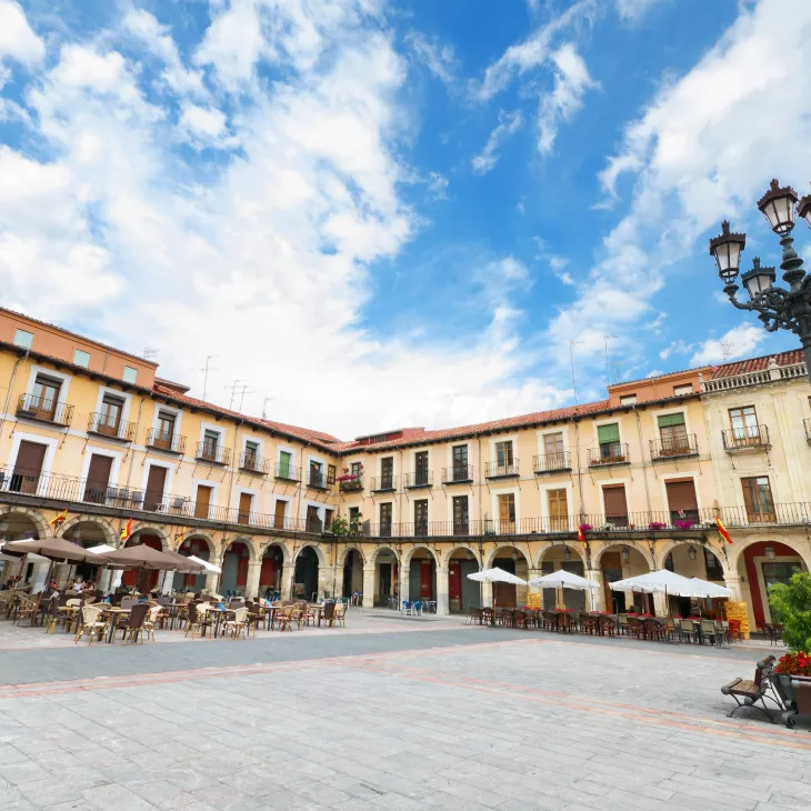 León