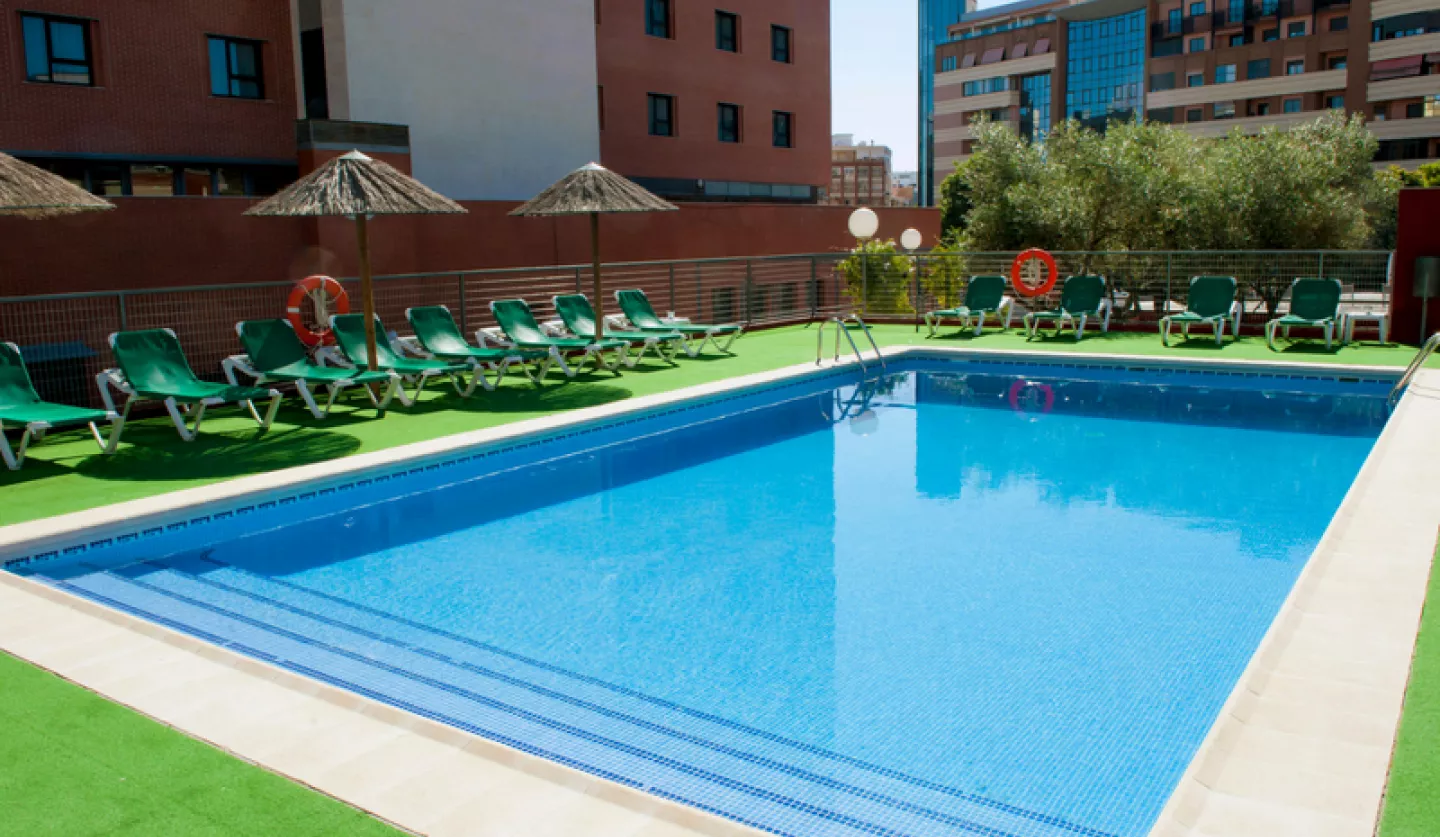 Piscina Extremadura hotel by Sercotel