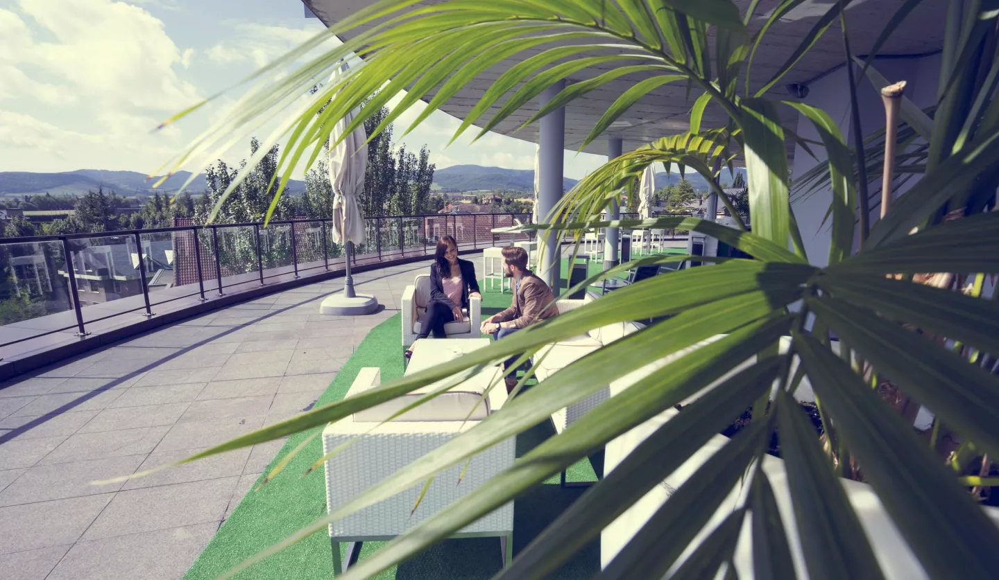 Terraza Sercotel Jardines de Uleta Suites