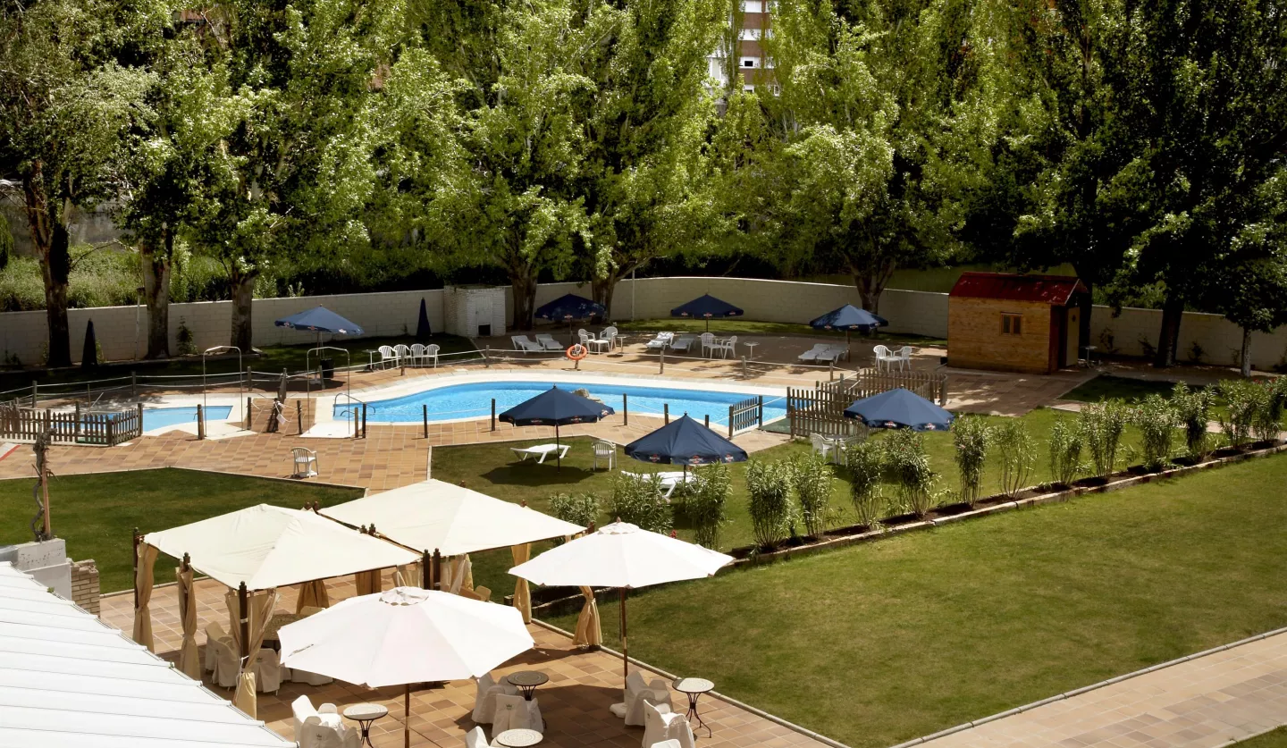 Piscina Sercotel Rey Sancho