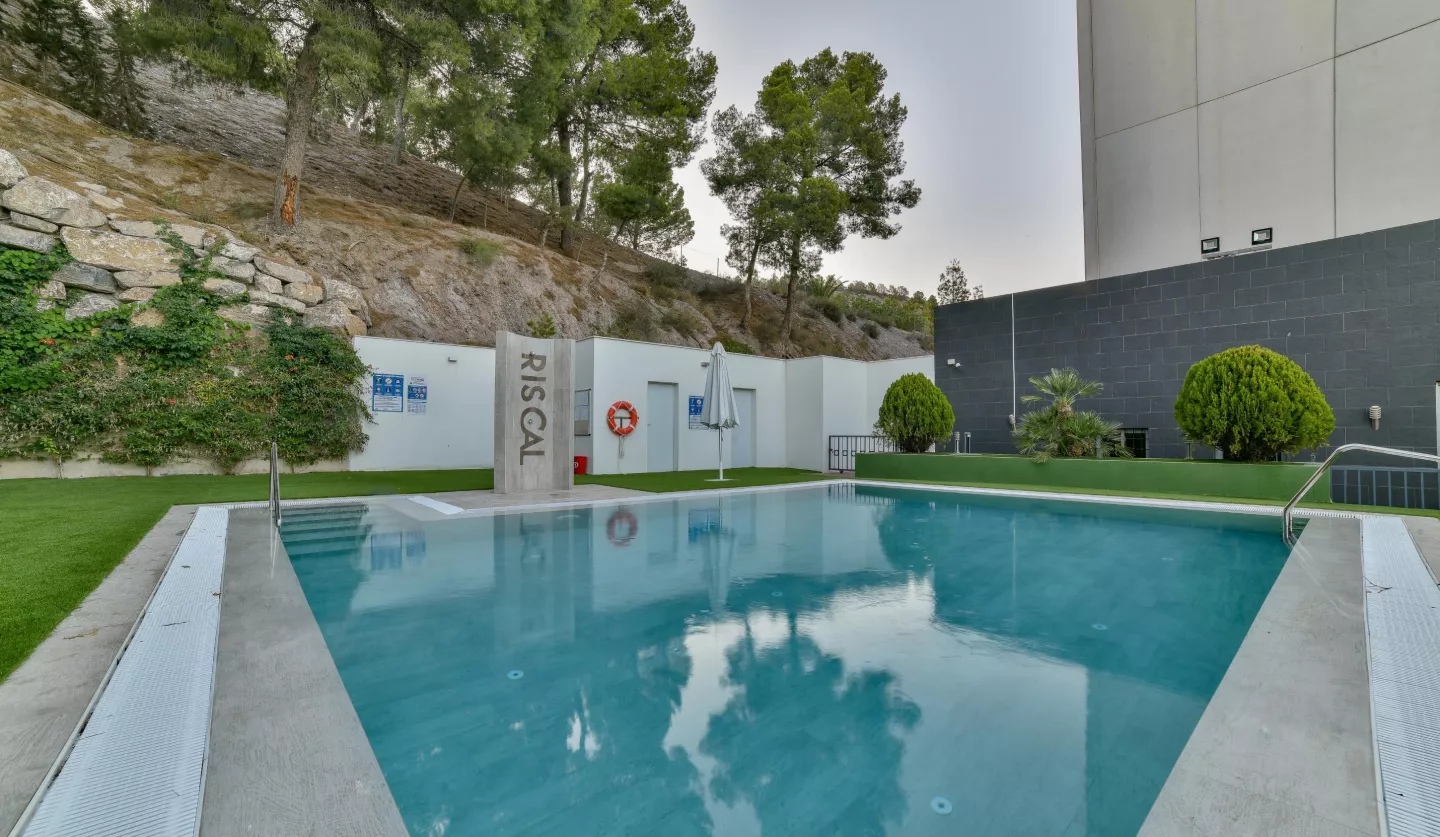 Piscina Sercotel Riscal