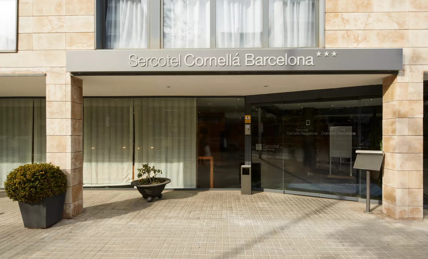 Sercotel Cornellá Barcelona entrada